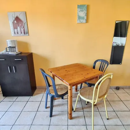 Appartement Avec Balcon A - 20 M² - Vue Sur Jardin *