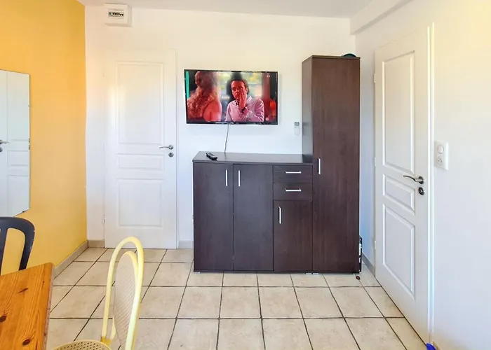 Avec Balcon A - 20 M² - Vue Sur Jardin Hyères